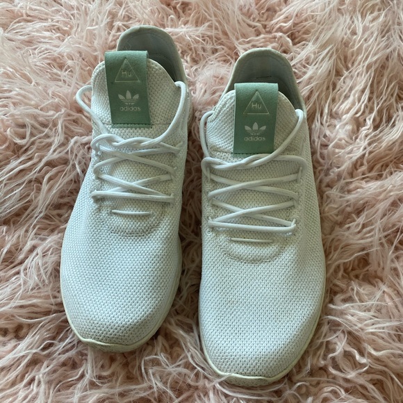 adidas Shoes - Adidas pharrell Williams shoe